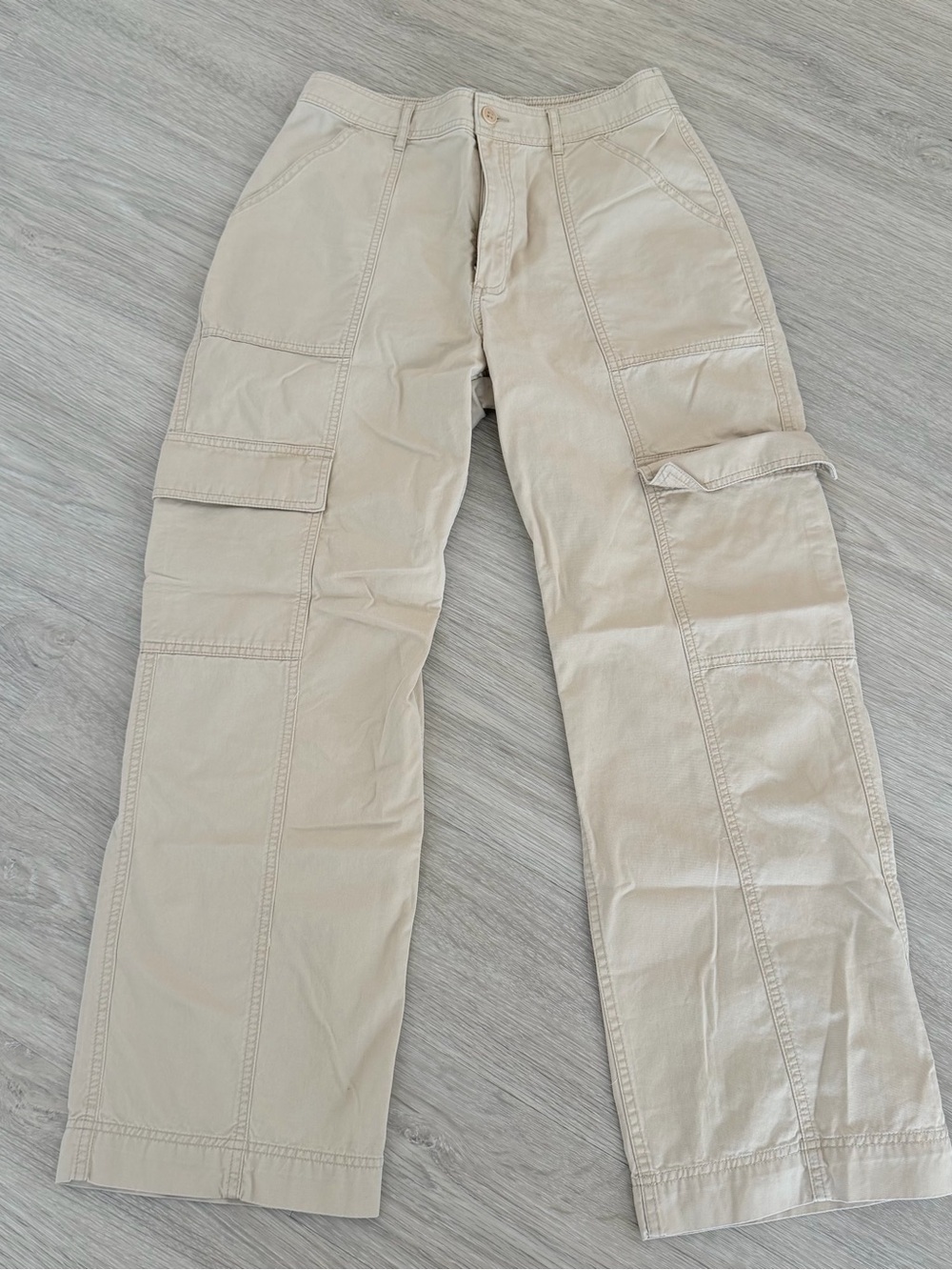 Abercrombie & Fitch Women's Tan Cargo Pants - Utility Style